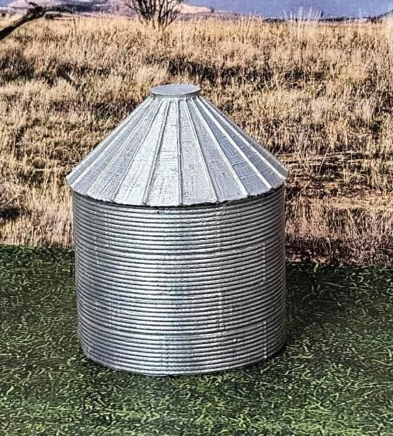 Side view showing the ribbed walls of the N scale grain silo